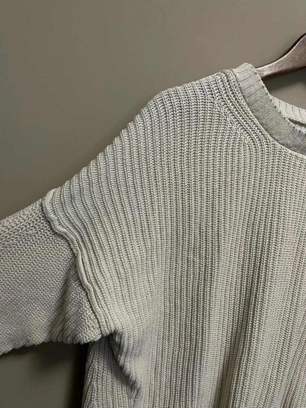 American Eagle Outfitters Cream Ribbed Oversized Crewneck Sweater Women’s Medium - Picture 3 of 8